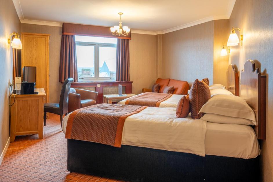 דומפריס Cairndale Hotel & Spa מראה חיצוני תמונה