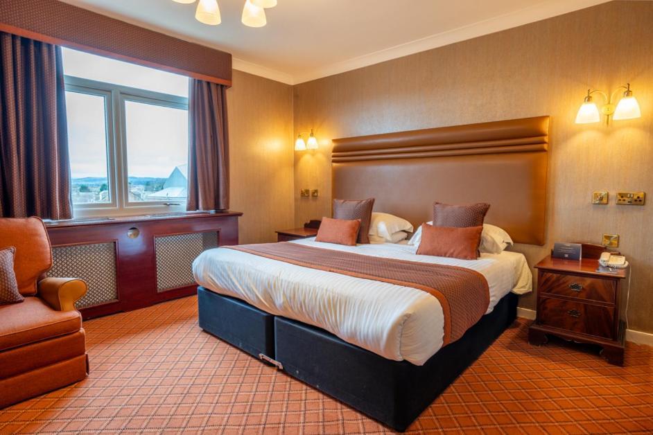 דומפריס Cairndale Hotel & Spa מראה חיצוני תמונה